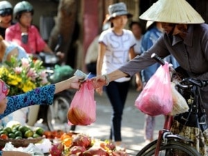 Bộ Tài chính đề xuất sửa thuế với túi nilon