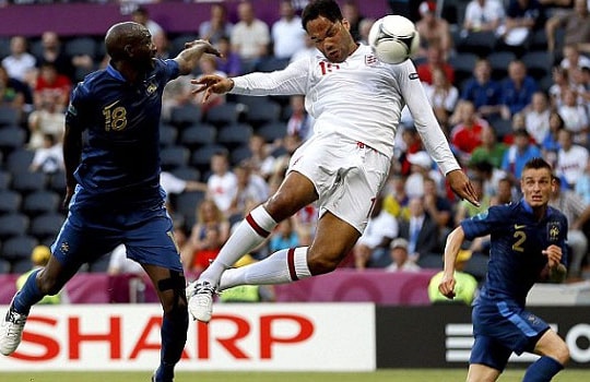 Pháp - Anh: Chia điểm