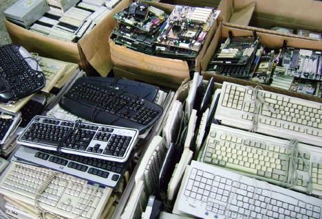 Từ 1/9, cấm nhập khẩu điện thoại, máy tính cũ