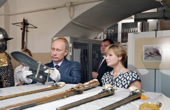 100 ngày Putin quay lại điện Kremlin