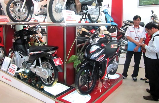 Thị trường xe máy: Giảm doanh thu vẫn mạnh đầu tư