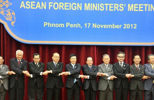 Cần một “đường dây nóng” về biển Đông