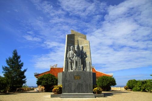 Chính sử triều Nguyễn ghi chép về Hoàng Sa