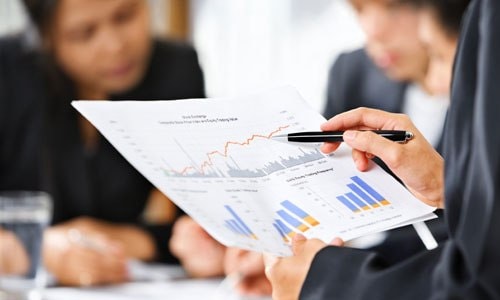 Dịch vụ tư vấn kinh doanh: Cờ ngoài, bài trong?