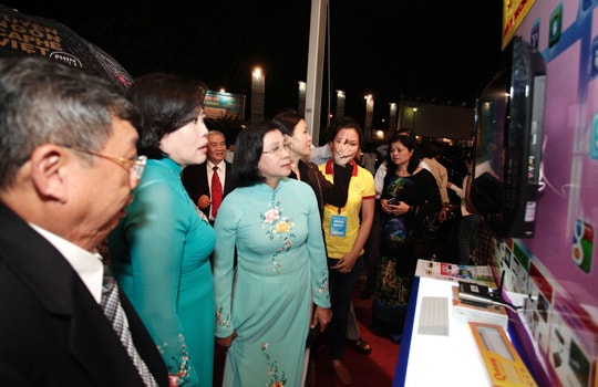 TP.HCM: Khai mạc Hội chợ Tôn vinh hàng Việt 2013