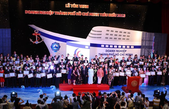 Tôn vinh doanh nhân - doanh nghiệp “phong ba”