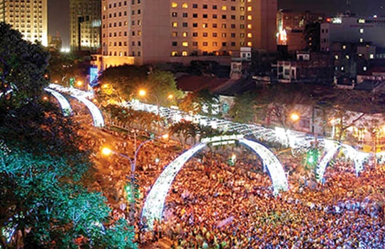 Mùa Xuân bước tới