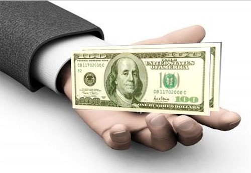 Nên cho doanh nghiệp niêm yết hưởng trọn vẹn ưu đãi thuế