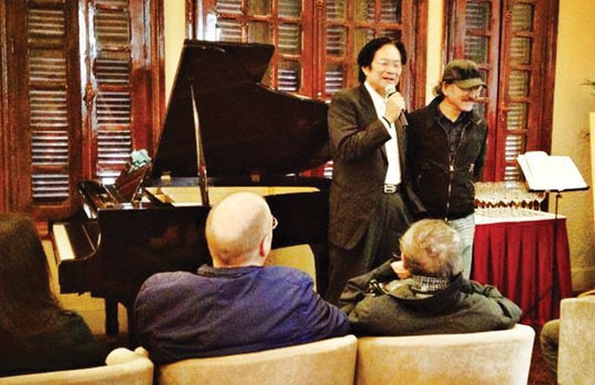 Salon Văn hóa Cà phê Thứ Bảy có gì lạ?