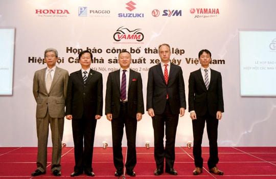 Khi các hãng xe máy liên kết