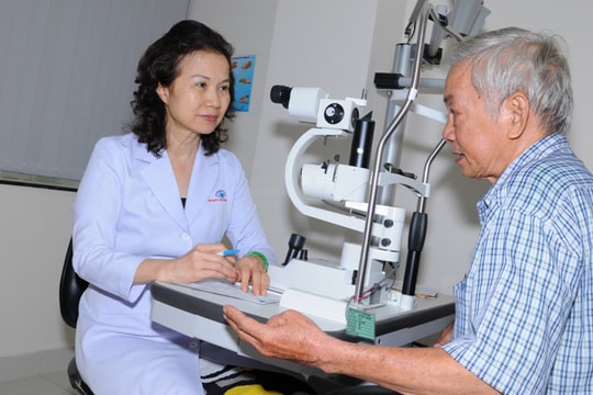 Tư vấn và khám mắt miễn phí