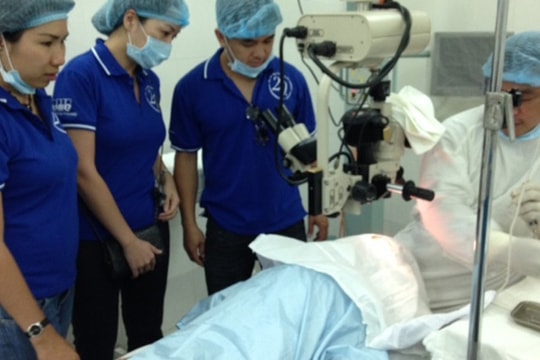 Thêm 415 bệnh nhân nghèo sáng mắt
