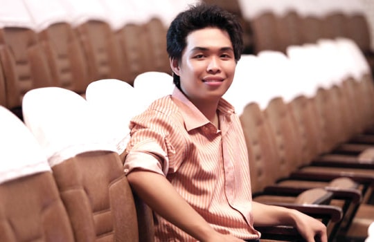 Chàng trai nặng lòng với kịch