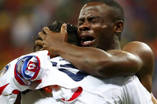 Hà Lan, Costa Rica thoát nguy nhờ penalty