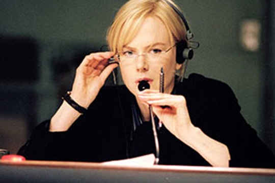 Bao giờ quan chức hết cần phiên dịch?