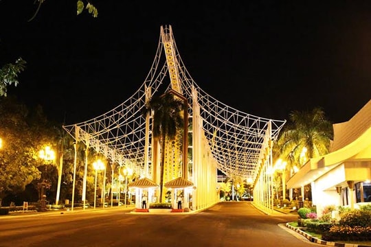 Tiến vào xứ sở dầu mỏ Brunei