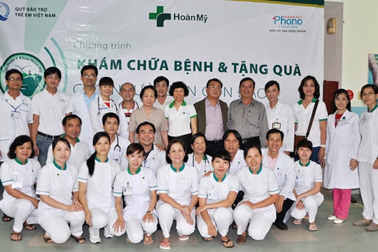 Phát thuốc miễn phí cho gần 2.500 người dân Côn Đảo