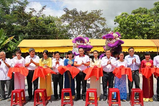 Hoa Sen tài trợ 1,1 tỷ đồng xây cầu dân sinh