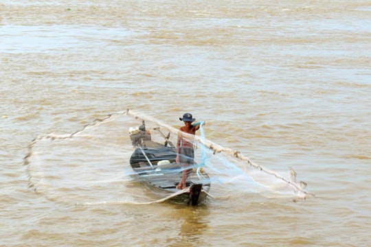 Đi qua vùng biển Tây