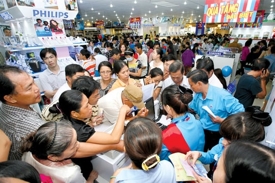 Thị trường điện máy: Tiền tỷ kích sức mua