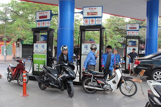 Phó Thủ tướng: Khẩn trương thống nhất cơ chế giá xăng E5