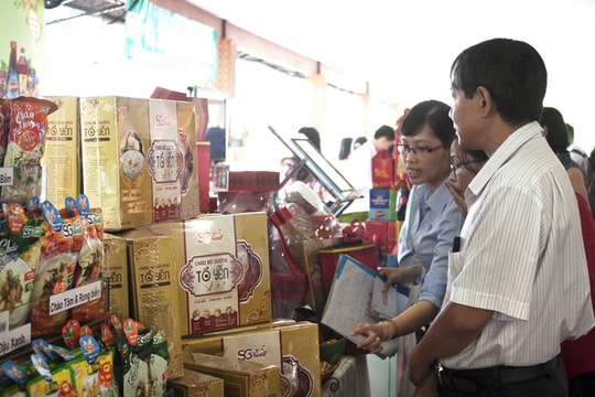 Thị trường quà biếu ngày Tết: Xu hướng trang trọng và ý nghĩa