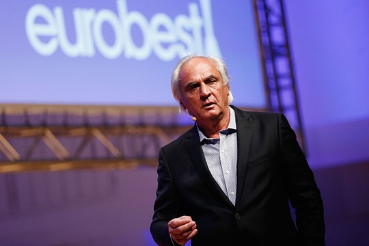 Đọc "Phá vỡ giới hạn để kiến tạo trật tự"