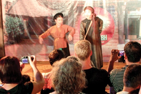 Để người trẻ mê chèo