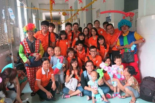Lì xì 40 triệu đồng cho bệnh nhi BV Nhi đồng 2
