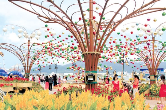 Khát vọng từ đường hoa Xuân!