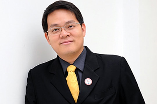 Chuyển giao quyền lực: Cơ hội nào cho F2?