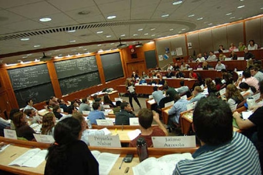 Đại học Harvard kiếm 200 triệu USD/năm nhờ case study