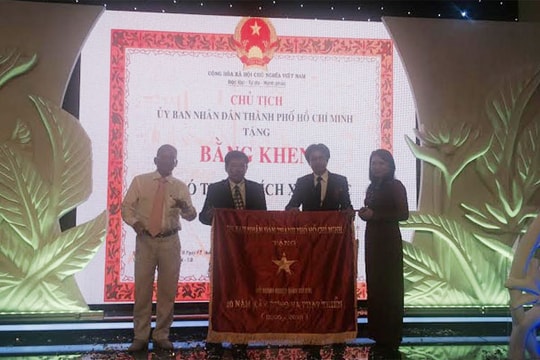 Hội DN Thủ Đức nhận Bằng khen của UBDN TP.HCM
