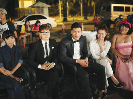 Cầu vồng không sắc: "Đau" hơn, "tình" hơn