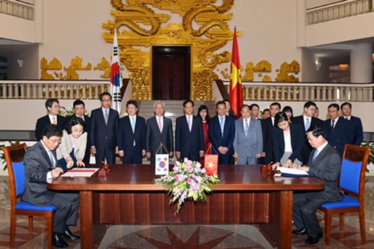 Việt Nam và Hàn Quốc ký Hiệp định Thương mại tự do