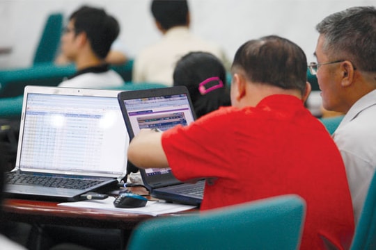 Cổ phiếu dầu khí chọn đi đường dài