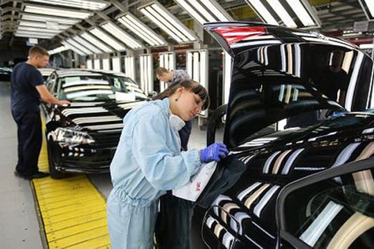 Eurozone: Chỉ số PMI tăng lên mức cao nhất trong vòng 4 năm qua