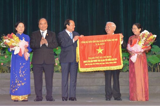 TP.HCM vinh dự đón nhận Cờ thi đua của Chính phủ