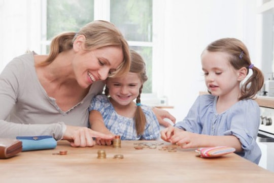 Không cho con tiền: Sai!