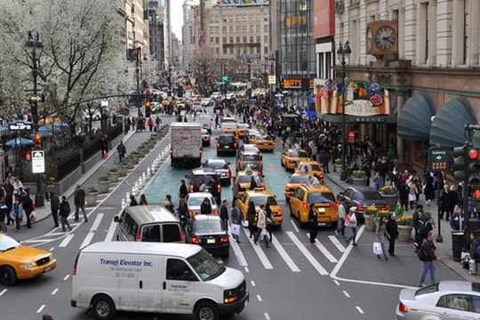 Kinh tế ảm đạm: Doanh nghiệp Mỹ cắt giảm đầu tư