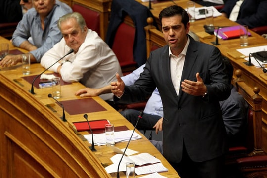 S&P nâng thứ bậc xếp hạng tín dụng của Hy Lạp