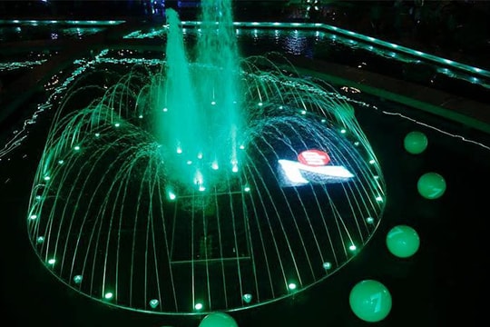 7Up tô điểm Hồ Con Rùa