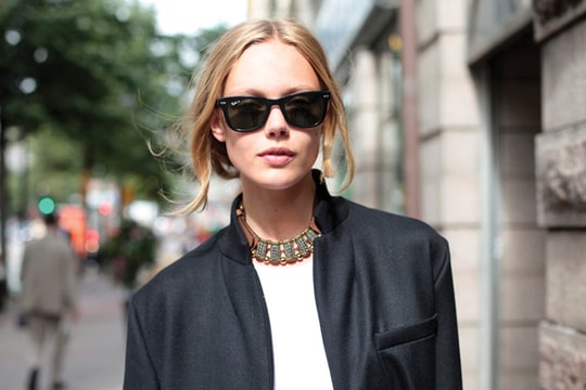 Xuống phố cùng vòng cổ Choker