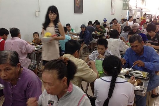 1 triệu suất ăn 2.000 đồng đến với người nghèo