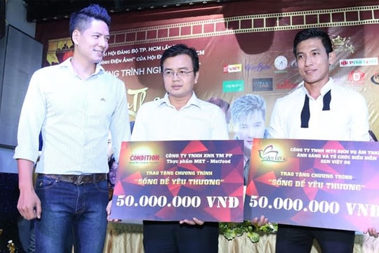 Chương trình ca nhạc “Sống để yêu thương”