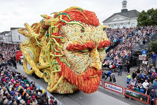 Tưng bừng lễ hội "hoa Van Gogh" ở Hà Lan