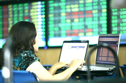 TTCK 2/10: Thanh khoản cạn kiệt