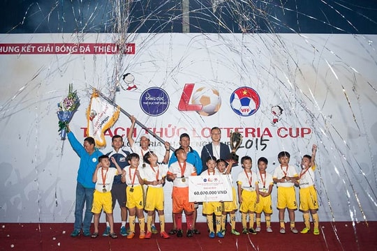 Chung kết "Thách thức Lotteria Cup 2015": Vun đắp tình yêu bóng đá Việt