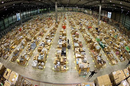 Kho hàng của Amazon khổng lồ đến mức nào?