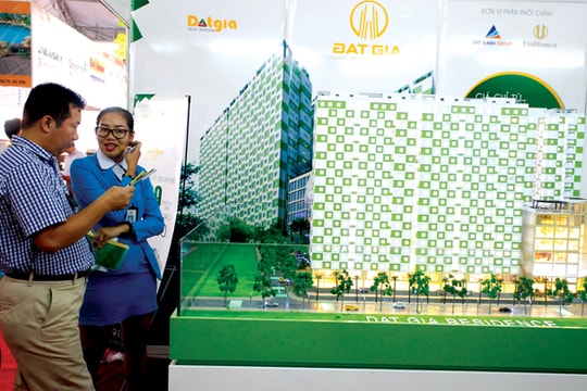 Bất động sản cao cấp: Chờ cơ hội để "xuống tiền"